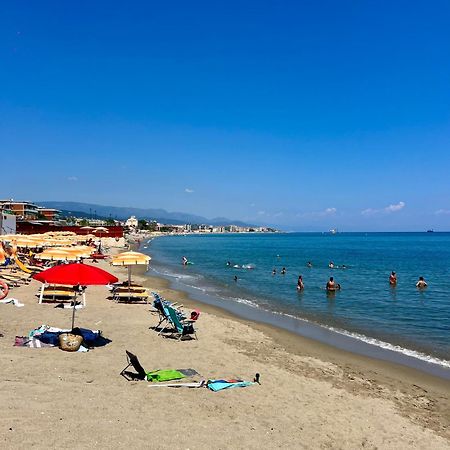 Appartamento Con Accesso Privato Spiaggia Savona Eksteriør billede