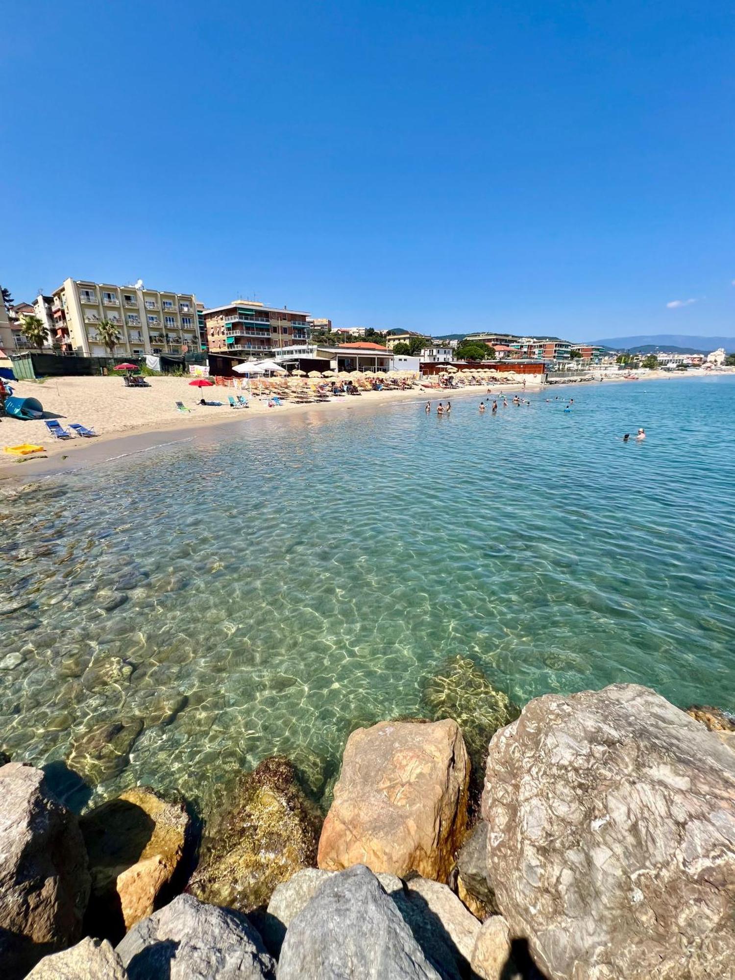 Appartamento Con Accesso Privato Spiaggia Savona Eksteriør billede